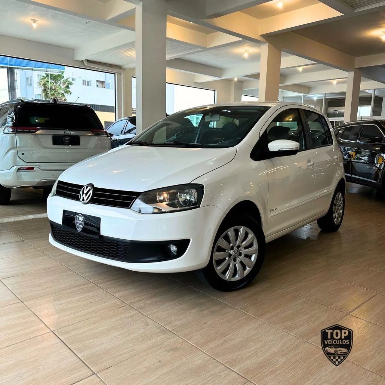 Volkswagen Fox 1.0 MI Total Flex 8V 5P 2014 - Foto 4
