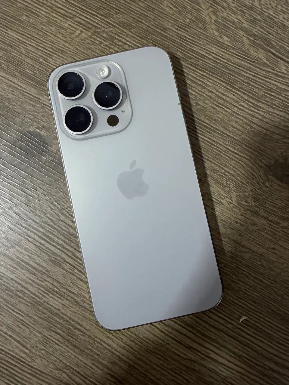 iPhone 15 pro - Foto 2