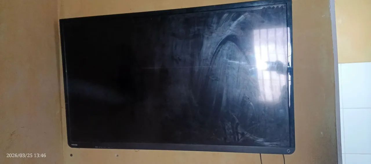Tv Thosibha 48 polegadas Com Defeito 