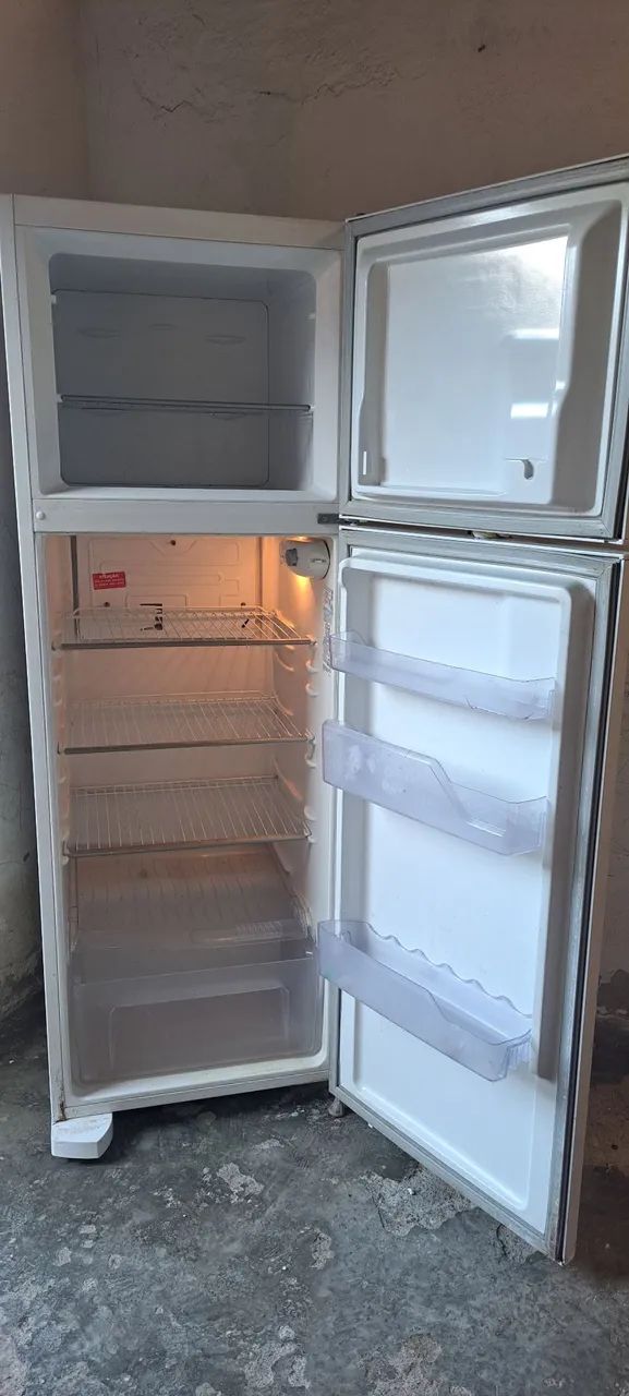 Geladeira Electrolux Degelo Seco 362 litros  - Foto 2