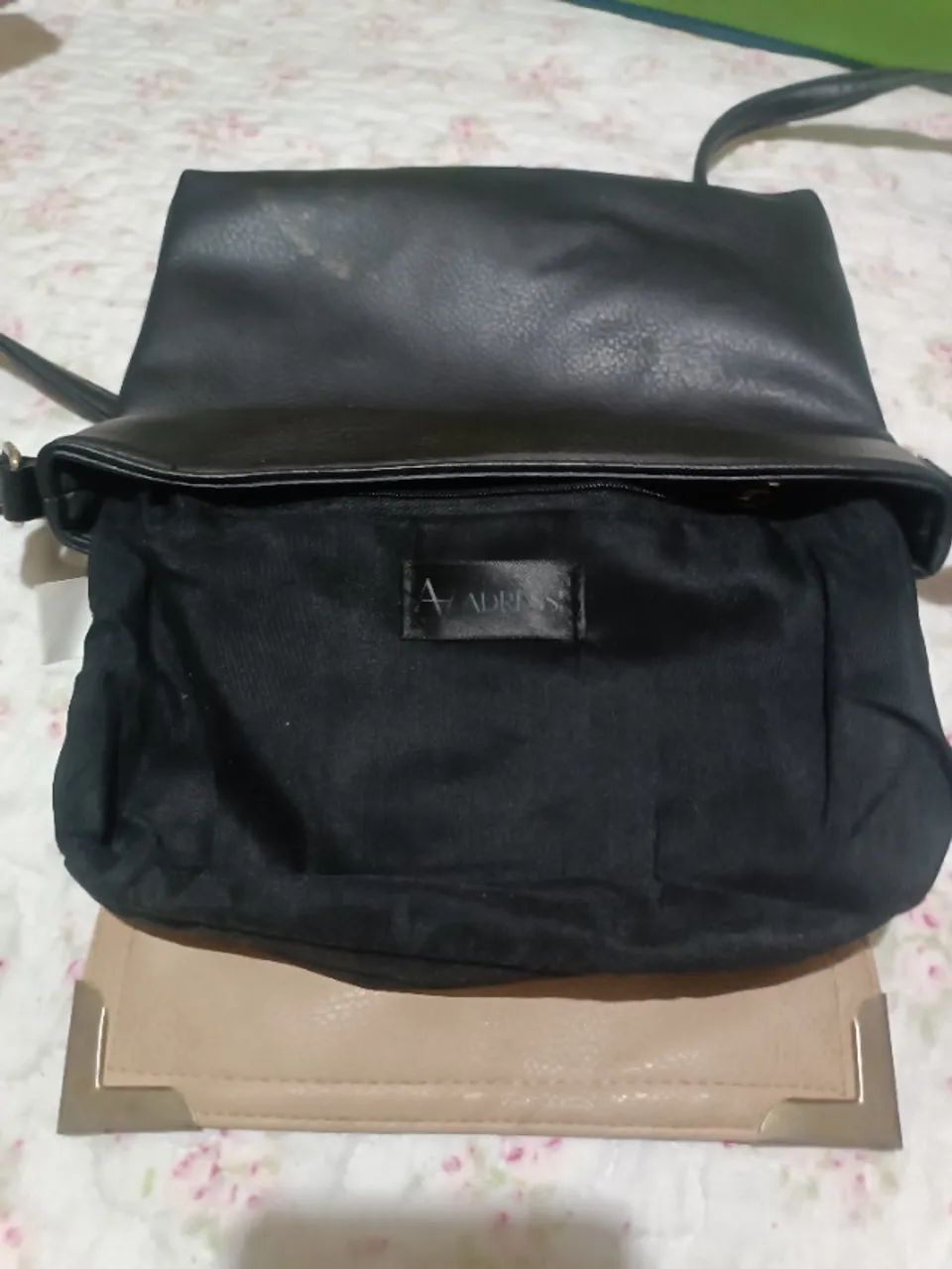 Bolsa feminina Adresse, duas cores, preto e bege, usada - Foto 2