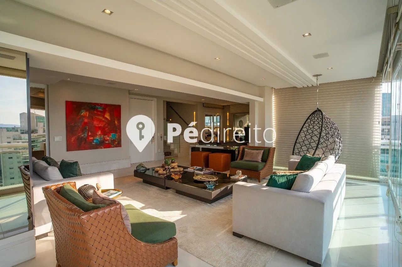 Cobertura Duplex 343m² com 3 Suítes e 4 Vagas de Garagem