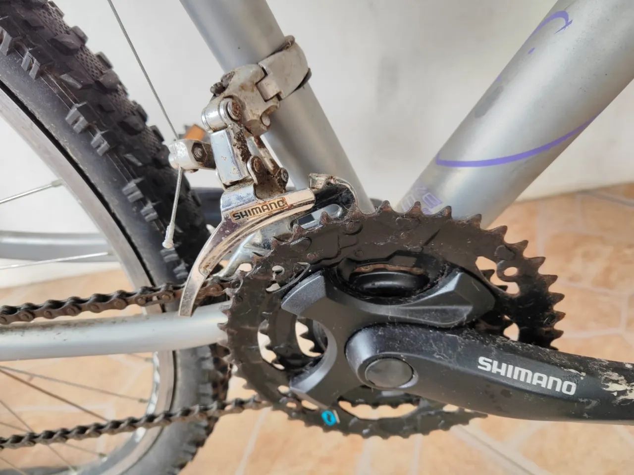 Bicicleta CALOI ELITE 2.4 ARO 26 - Foto 4