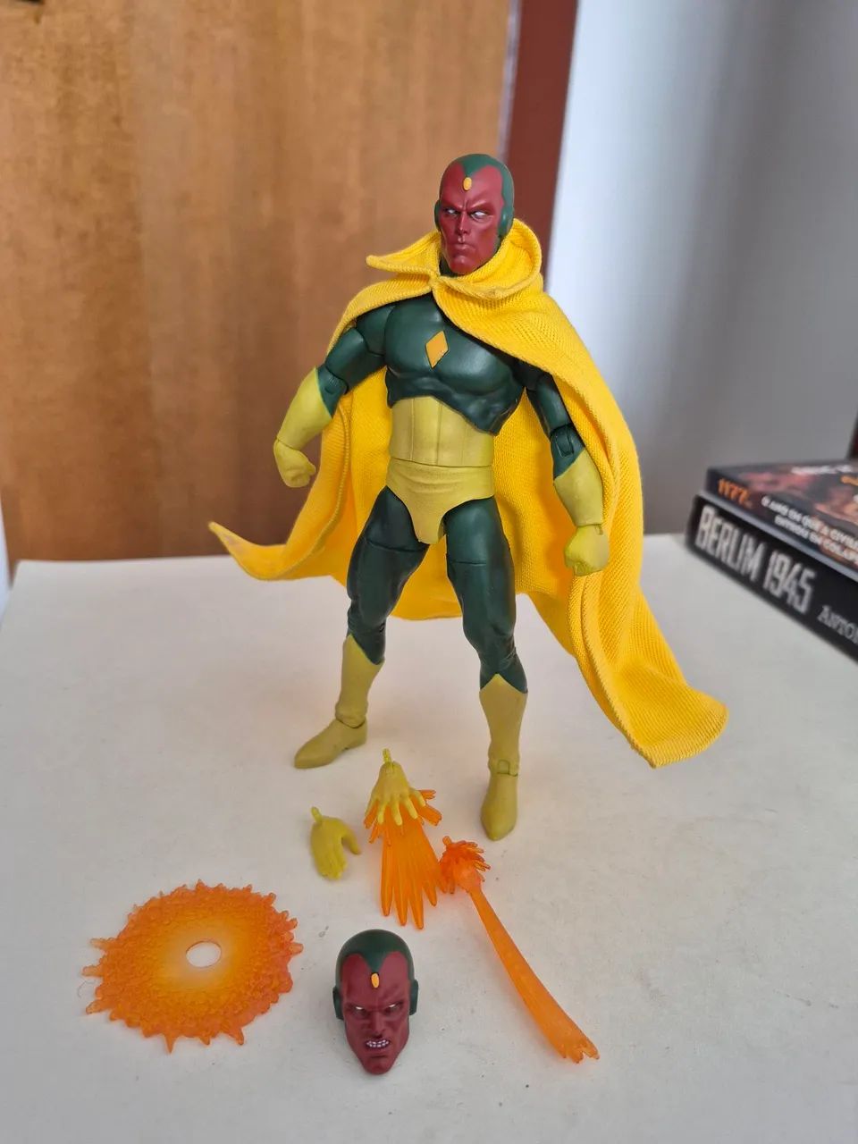Visão Marvel Select 