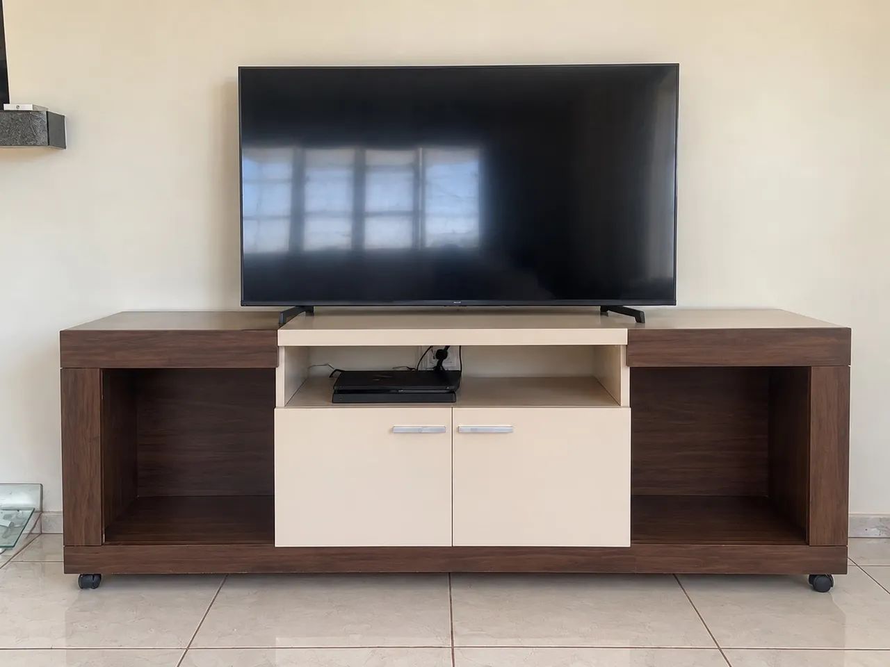 Sofá 3 lugares e rack usados  - Foto 2
