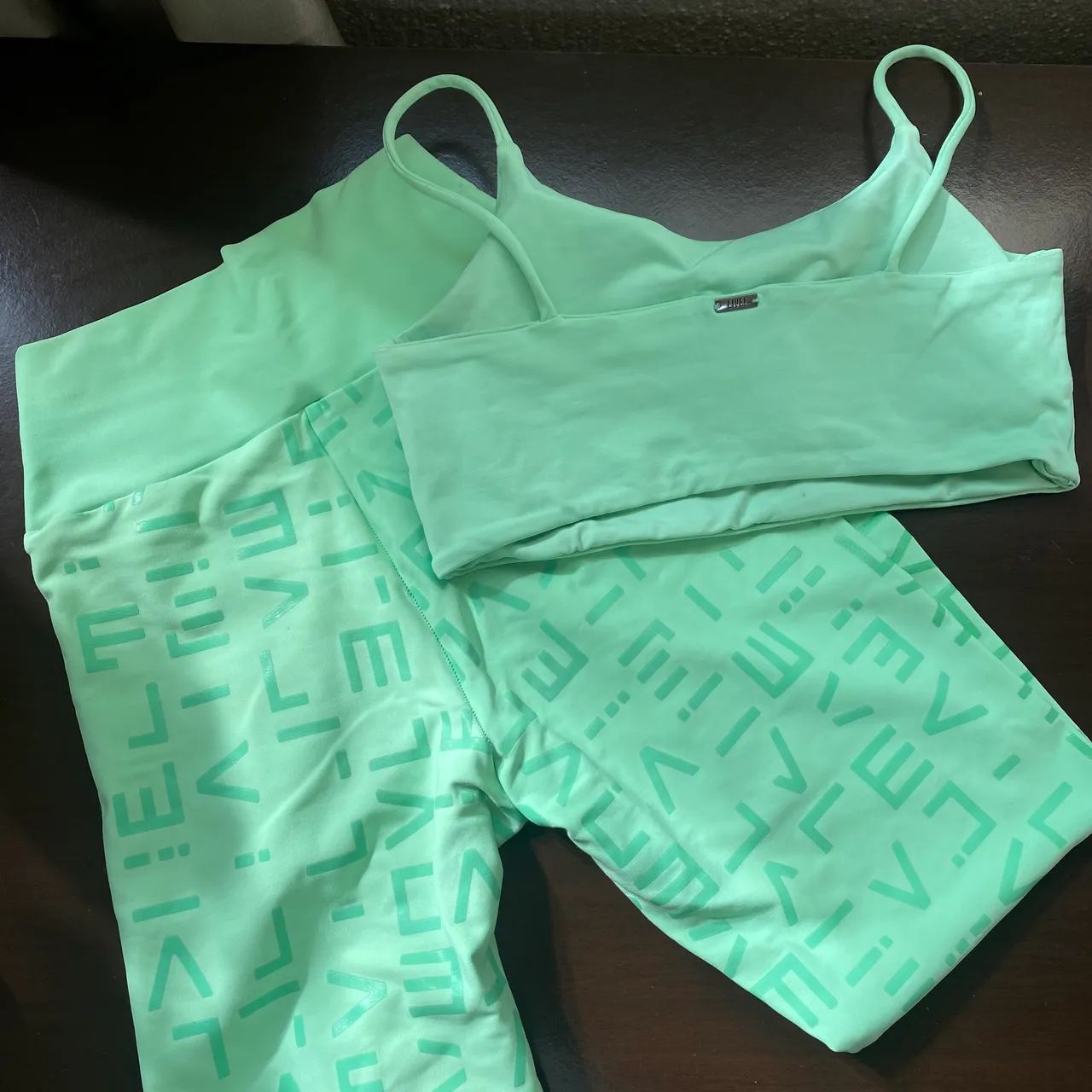 Conjunto live icon verde neon P  - Foto 3