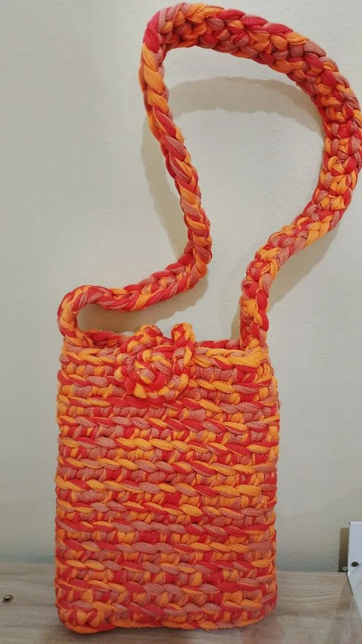 Bolsa alça curta crochê degradê todas as cores 