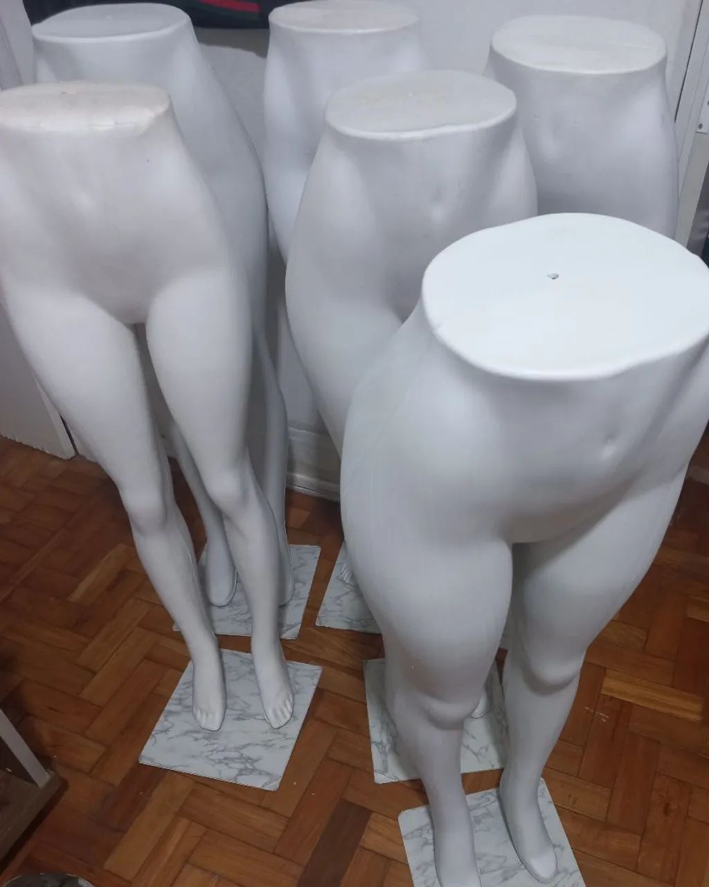 Manequim de perna novo 