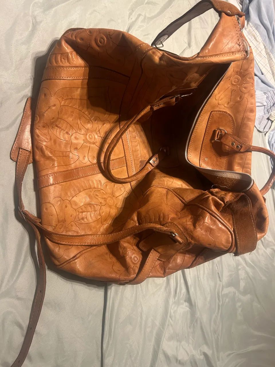 BOLSA DE COURO LEGÍTIMO (serve de mala)