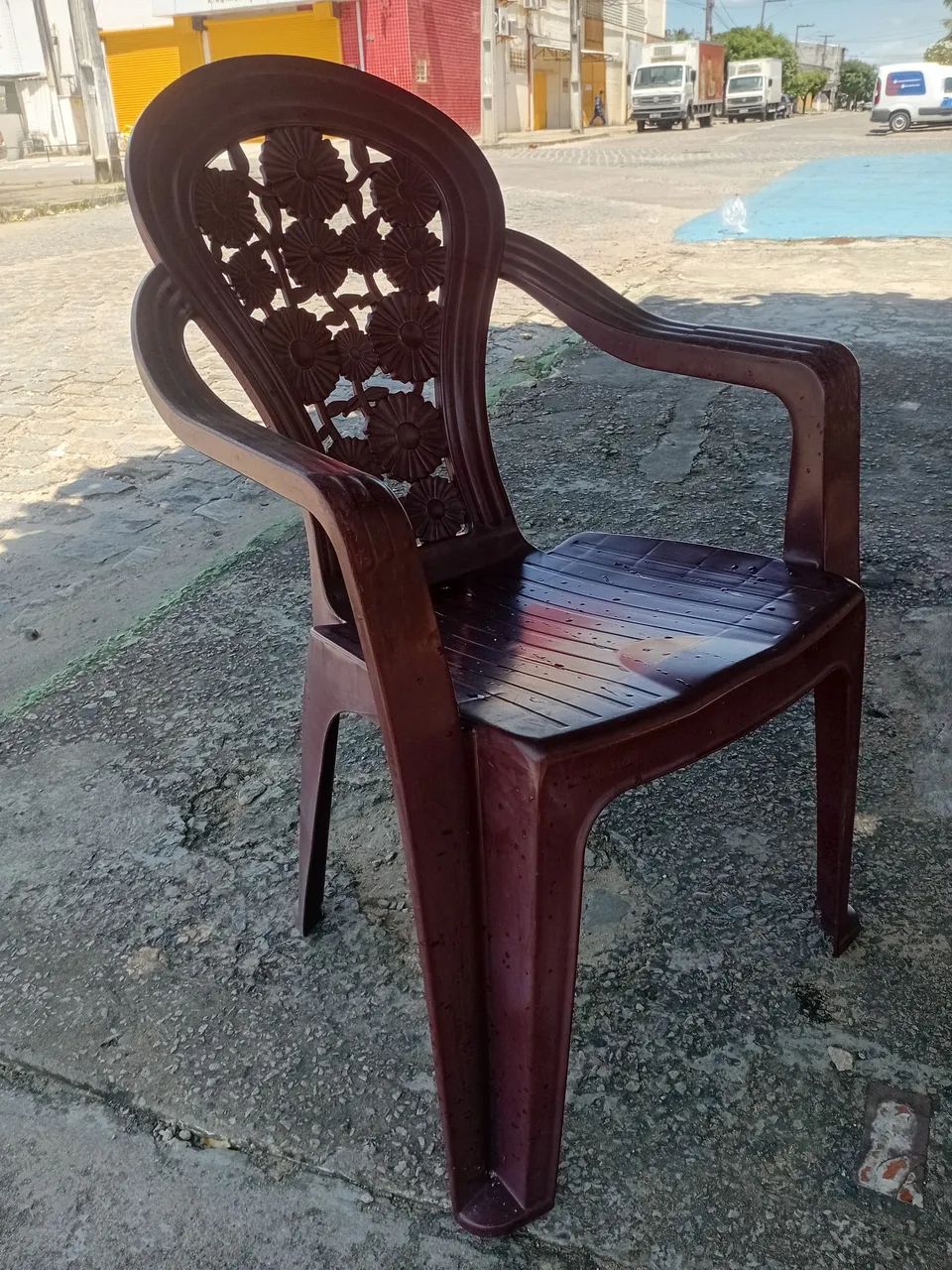 Cadeira de plastico - Foto 2