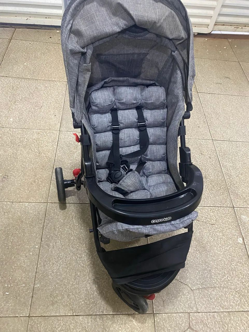 Carrinho de bebê Cosco - Foto 2
