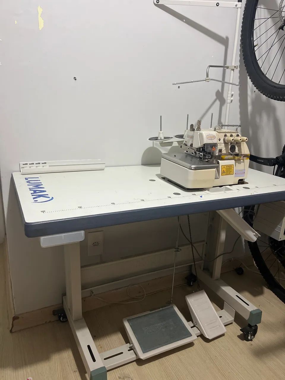 Máquina de costura overloque  - Foto 4