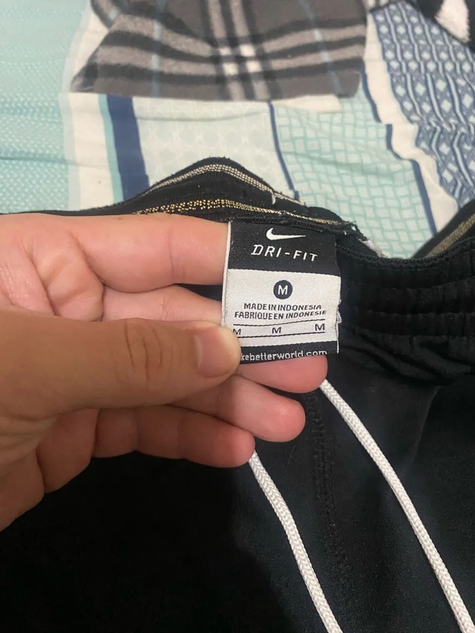 Bermuda Nike preta original dri Fit m - Foto 2