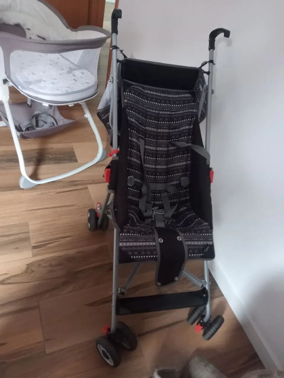 Carrinho de passeio em perfeito estado de conservação  - Foto 5