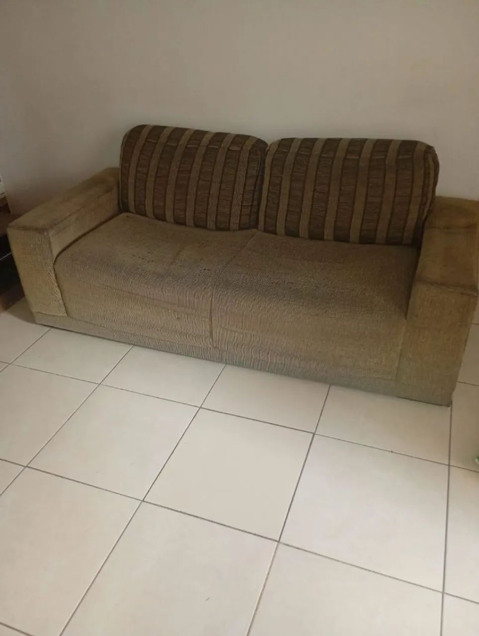 Sofá usado a venda - 2 lugares 