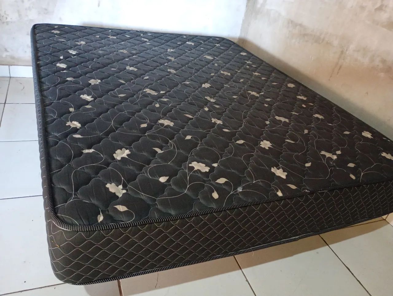 Cama box Queen 