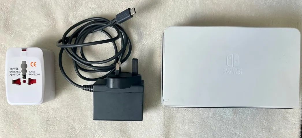 Nintendo Switch OLED 64GB Branco + Dock + Grip Skull & Co + Case - Foto 3