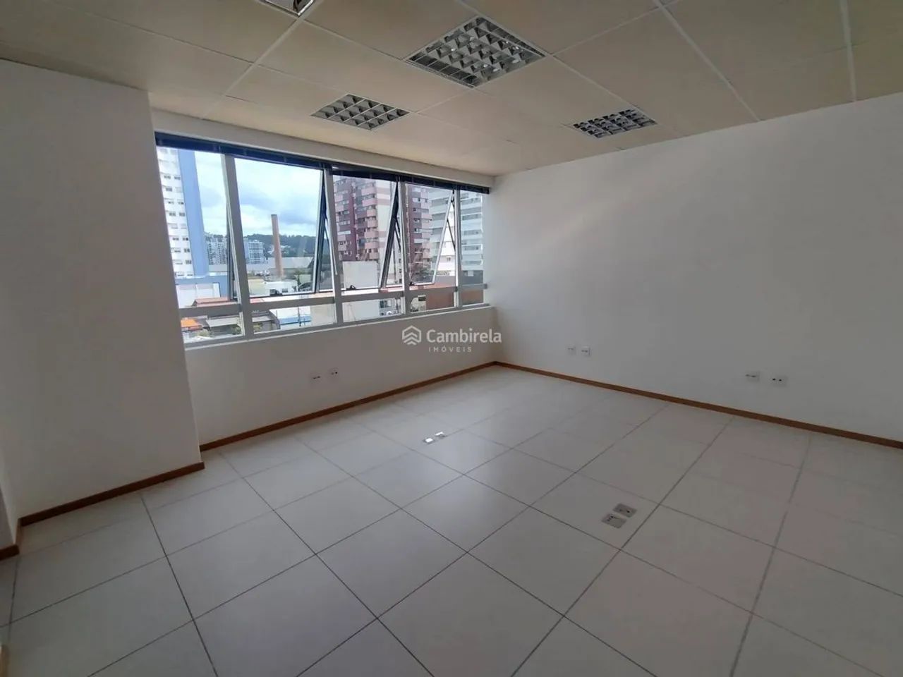 Sala Comercial para Locação com 01 Vaga de Garagem no Bairro Kobrasol - Foto 4