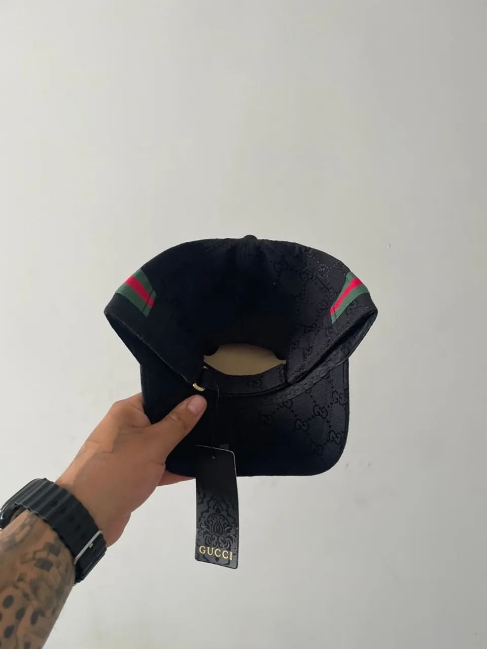 Boné Gucci preto faixa lateral  - Foto 3