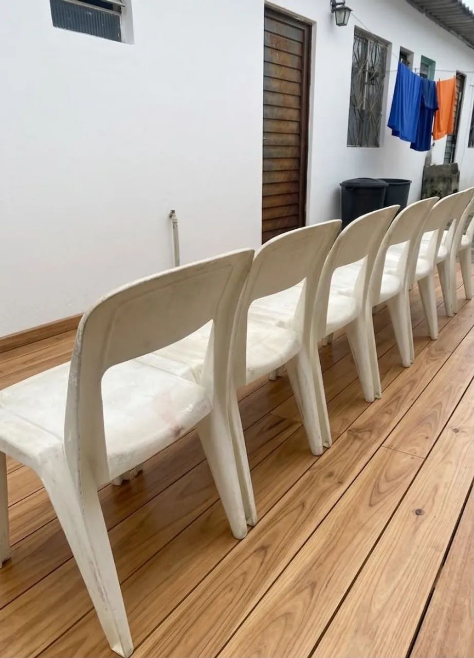  7 Cadeiras de plastico  muito resistentes - Foto 2