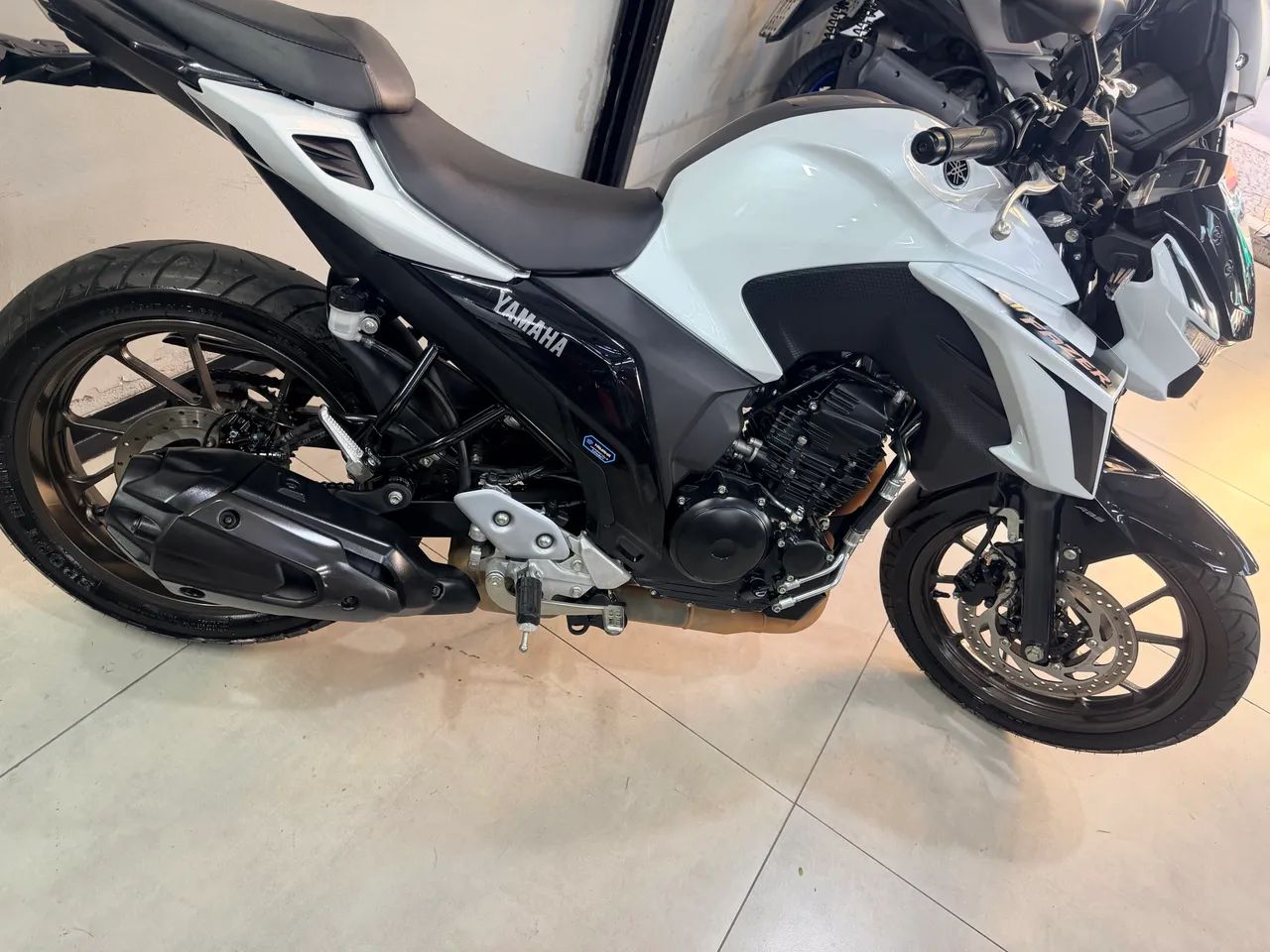 FAZER 250 CONNECTED ABS 2026 - Foto 5