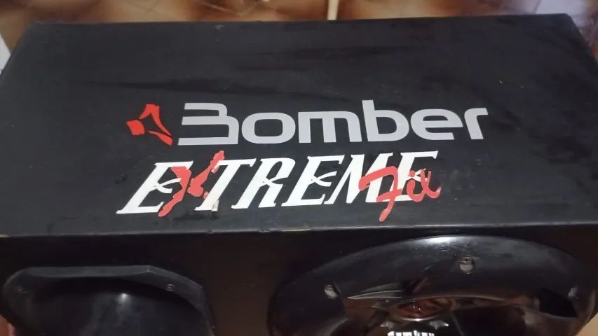 Caixa de som celada para carro modelo bomber Extremer - Foto 2