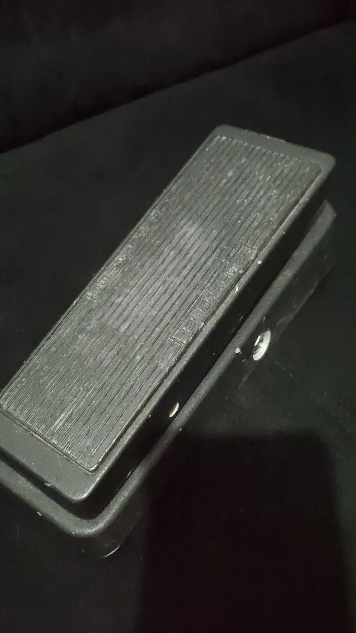 Pedal Dunlop Wha Cry Baby GCB95  - Foto 3