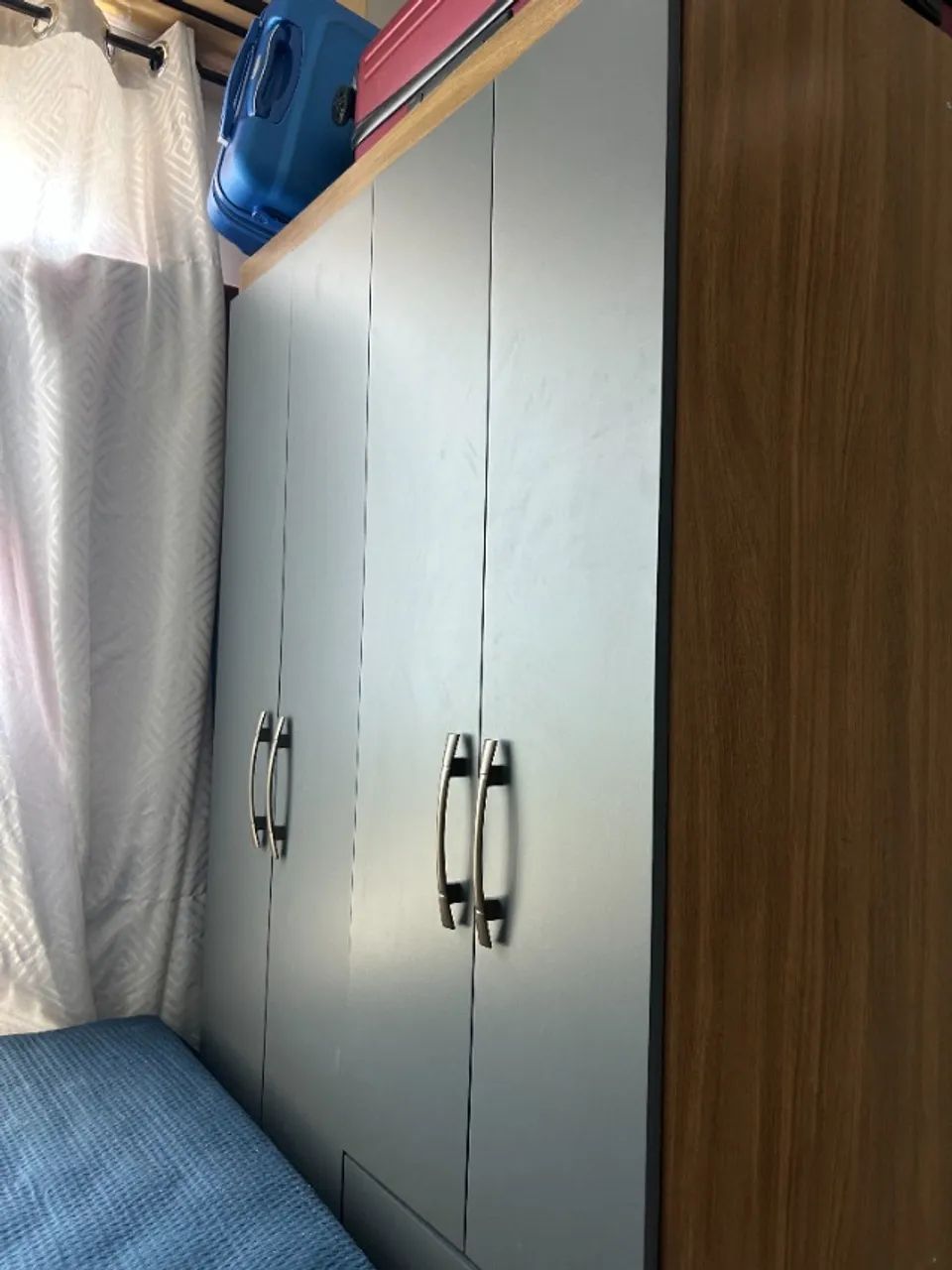 Guarda-Roupa com 4 Portas e 2 Gavetas Moval Chile Freijó e Cinza - Foto 2