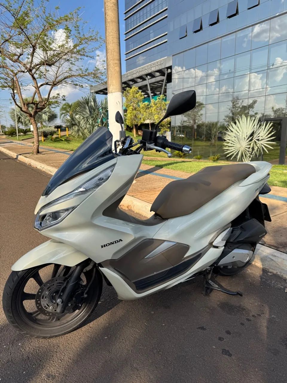 PCX 2019 DLX - Foto 2