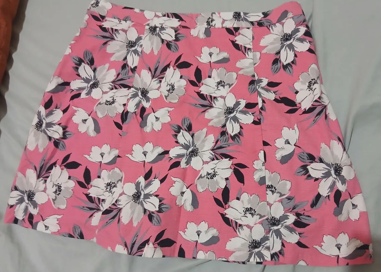 Saia Sakura Rosa Floral Hollister- Nunca usada