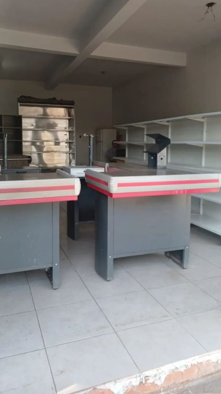 Vendo 02 checkouts 2 metros lado esq e dir.