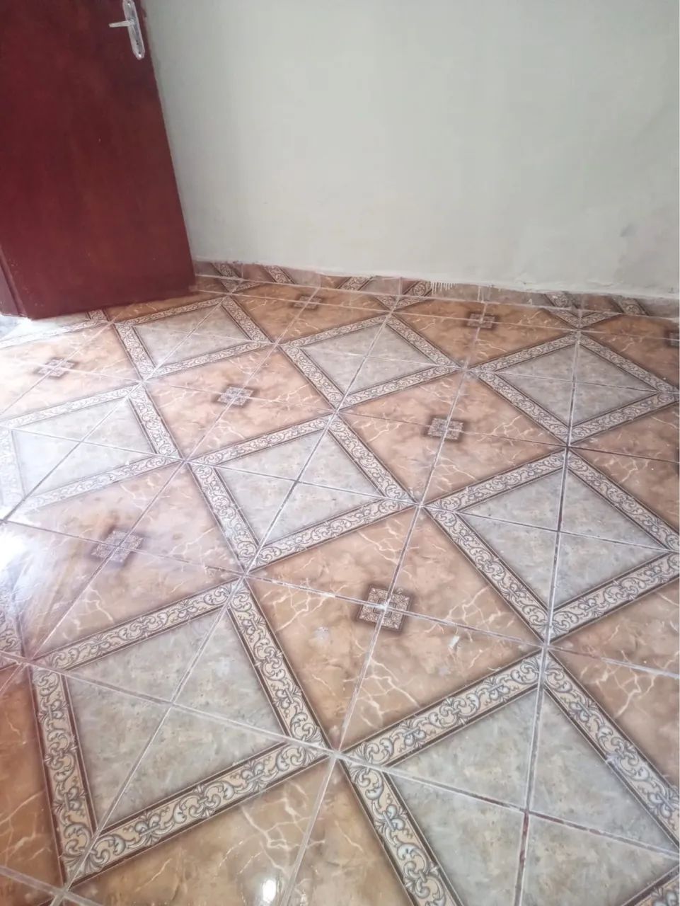 Vendo casa em Costa Barros. Tel:  * - Foto 4