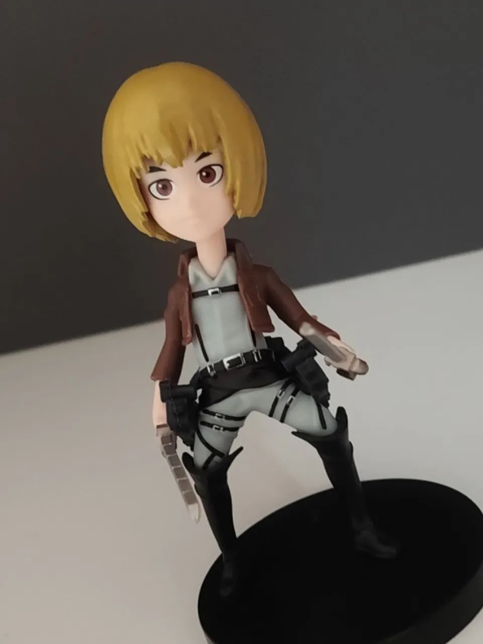 Boneco Armin Arlert de Attack on Titan + Chaveiro do Luffy (One Piece) - Foto 3