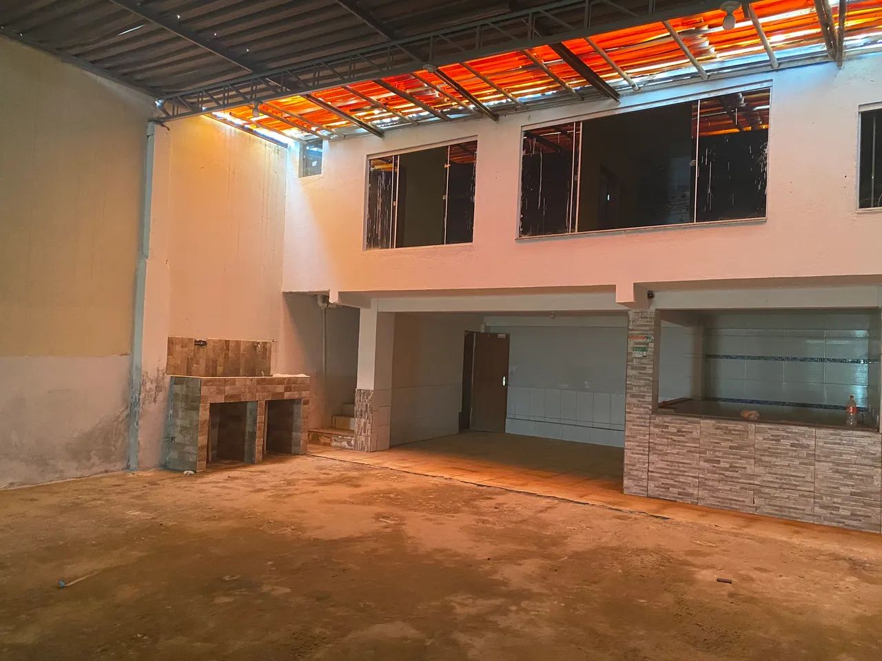 Galpão Comercial com Estrutura Completa - Foto 2