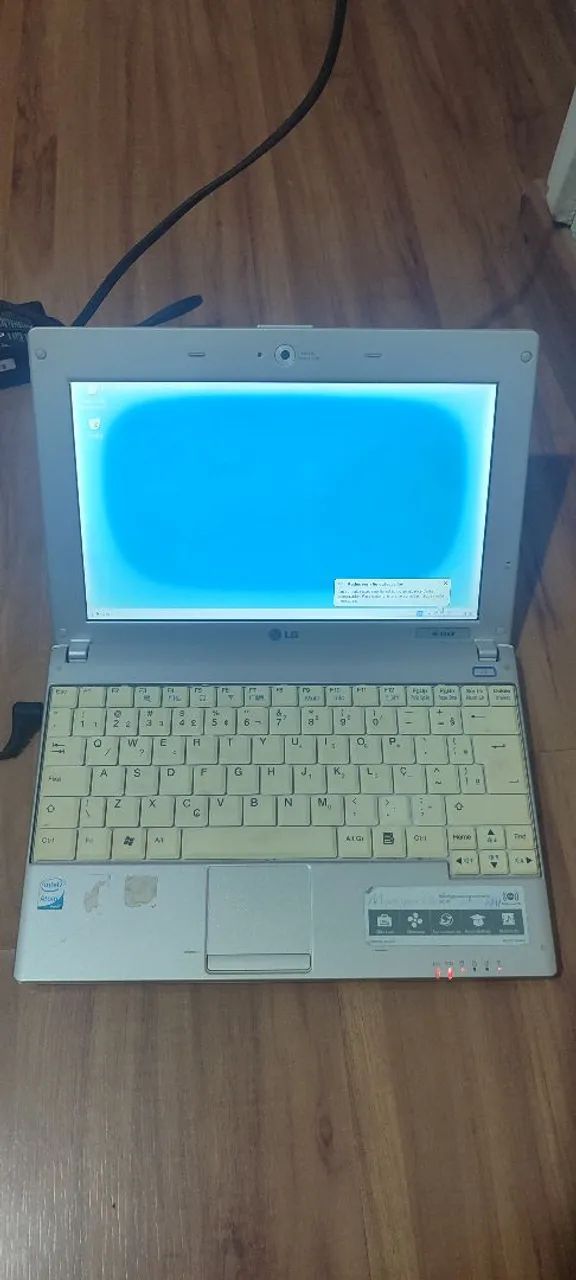 Netbook LG X110 (Funciona Tela esbranquiçando)