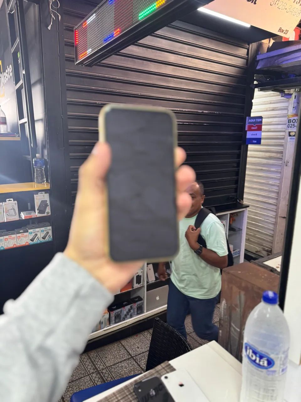 IPhone XR 128GB ( Amarelo )  - Foto 3