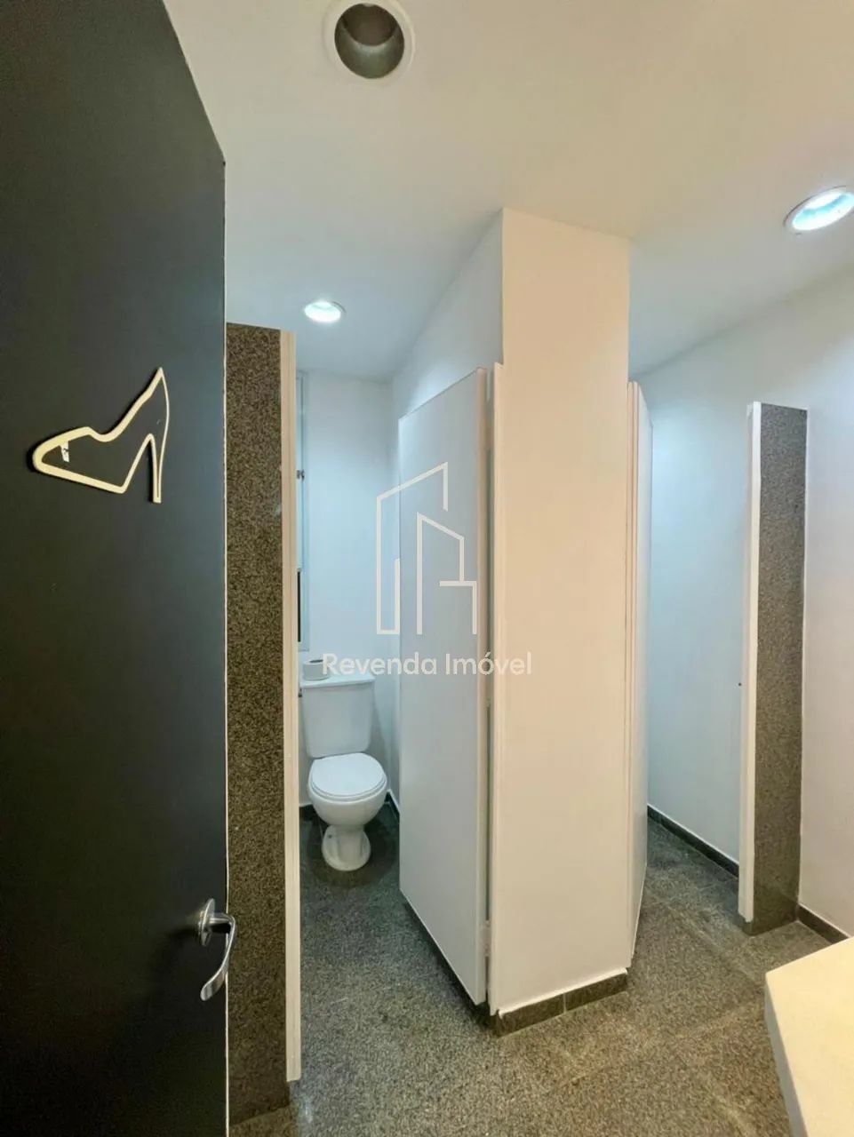 Sala Comercial à Venda em Alphaville Centro Industrial e Empresarial: 210m², 2 banheiros,  - Foto 3