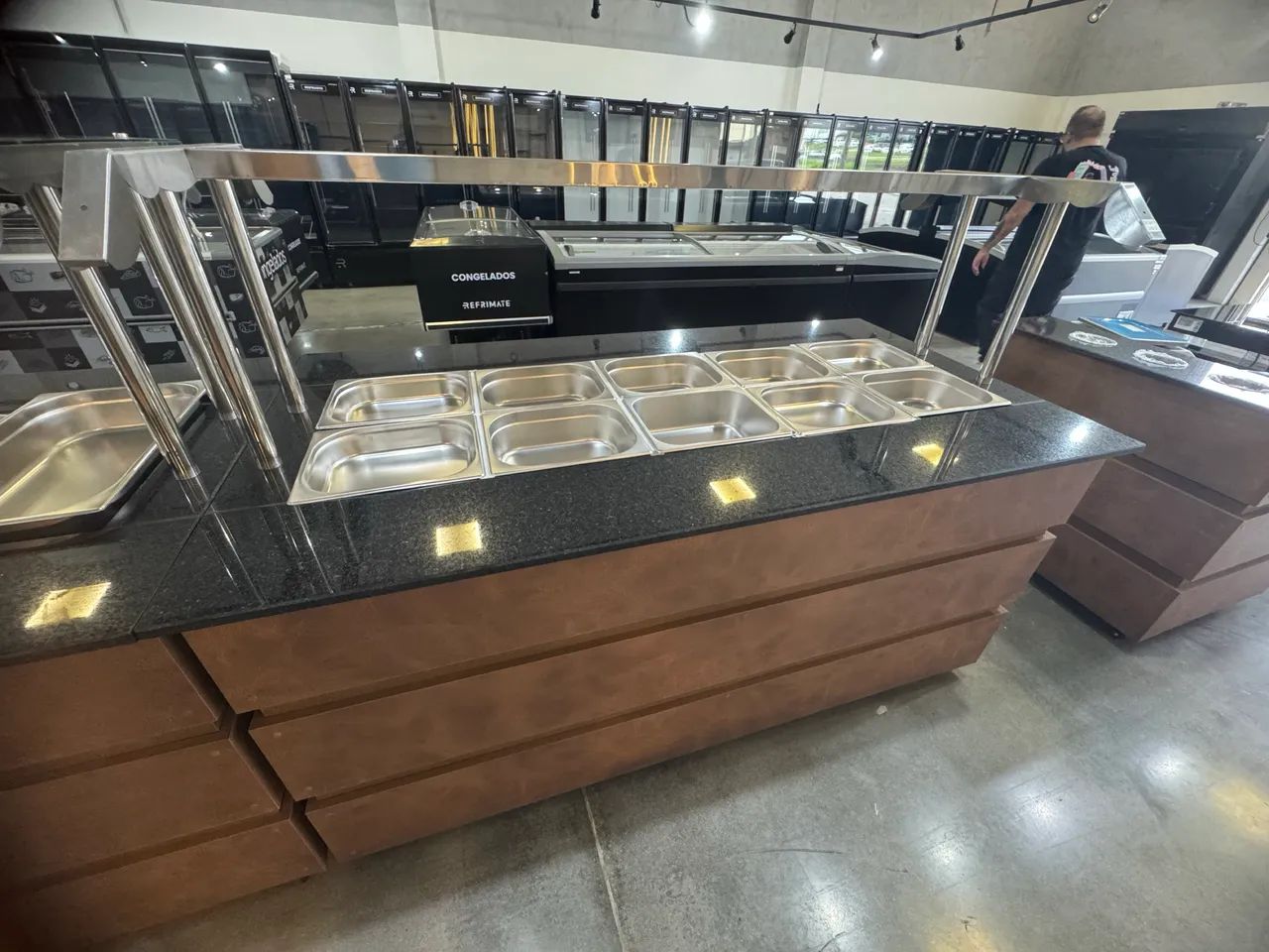 Buffet restaurante 10 cubas aquecidas e 8 refrigeradas em MDF com predra granito  - Foto 3