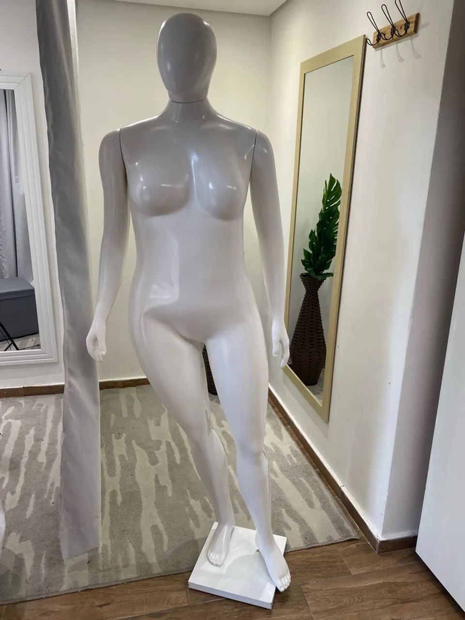 Manequim Feminino Plus Size 