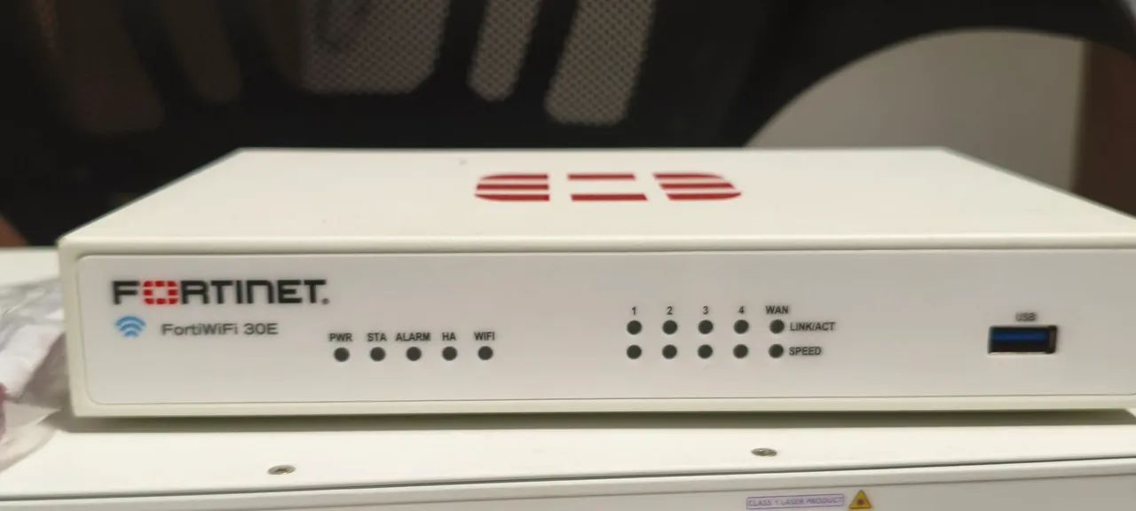 Vendo switch alcaltel 24 portas + FOrRTNET 30e em perfeito estado  - Foto 4