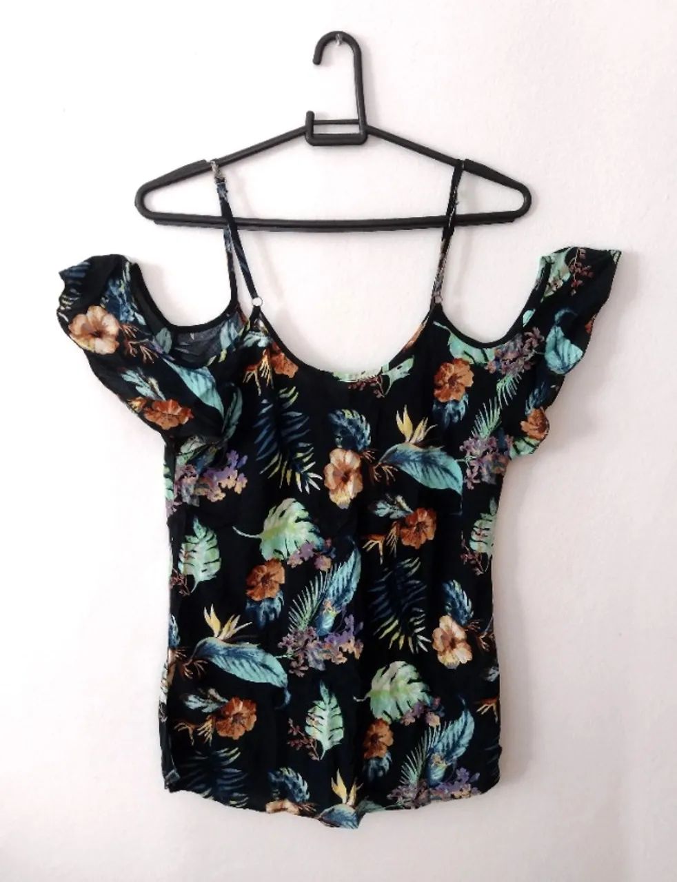 Kit 2 Blusas Femininas Tropicais - Floral e Ciganinha - Foto 2