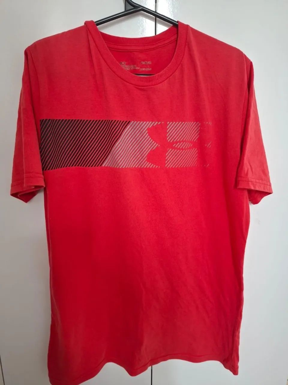 Camiseta Under Armour Vermelha
