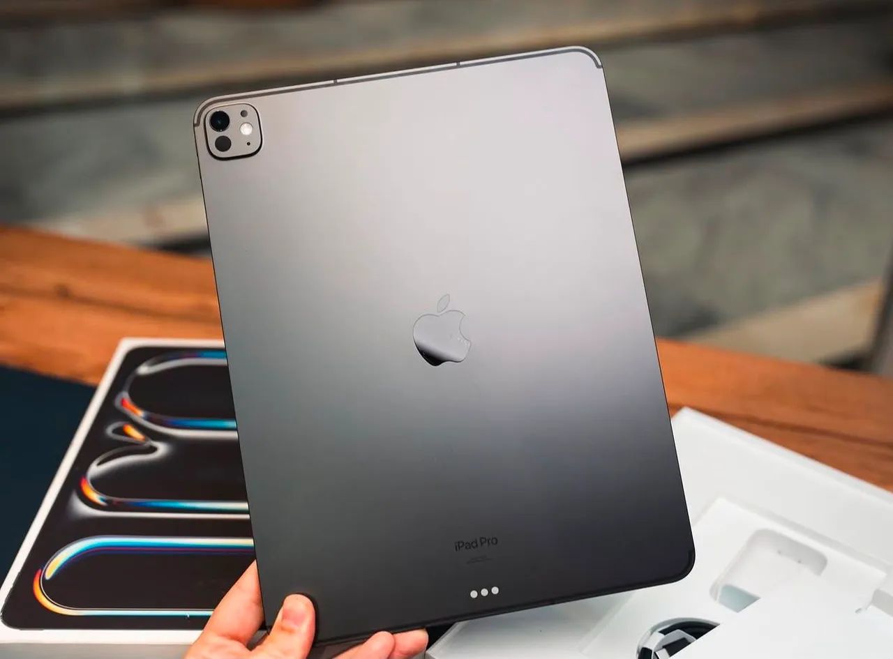 Apple iPad Pro 13 M5 Wi-Fi 256GB (2025) - Space Black | Nota fiscal + garantia