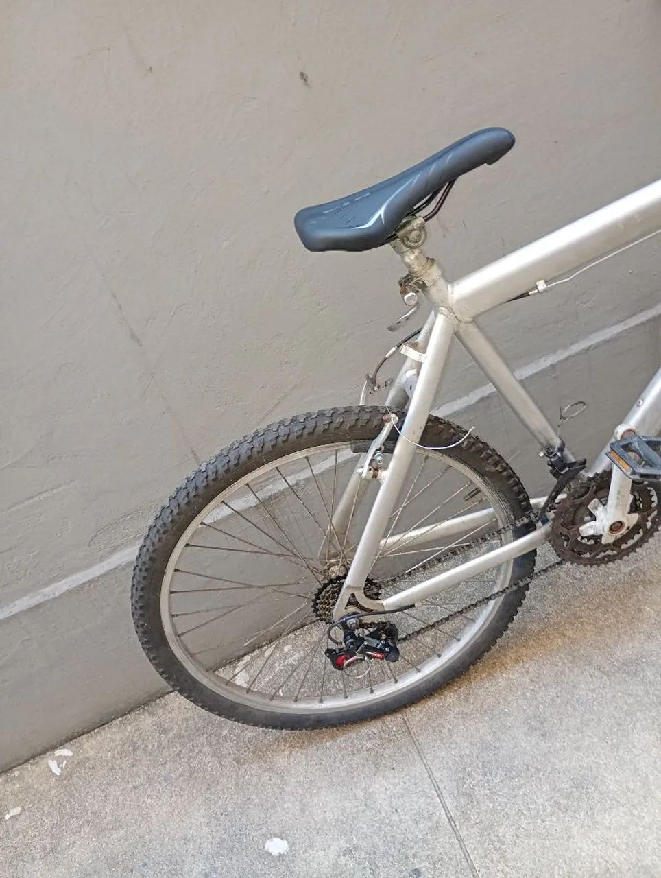 Bicicleta aro 26 21v alumínio  - Foto 4
