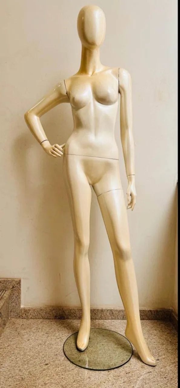 Vendo 4 manequins em bom estado - Foto 4