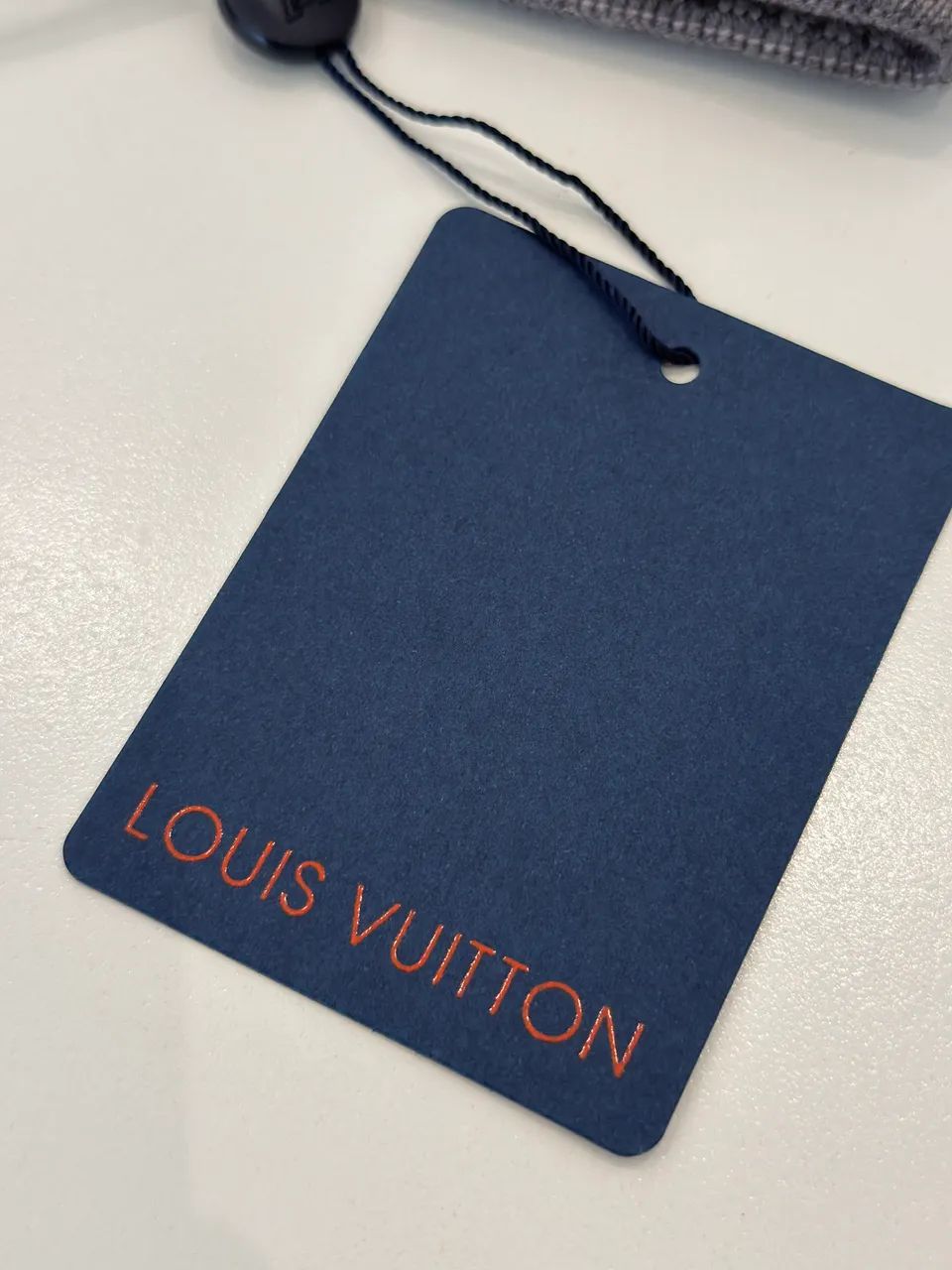 Gorro Louis Vuitton xadrez cinza - Foto 5
