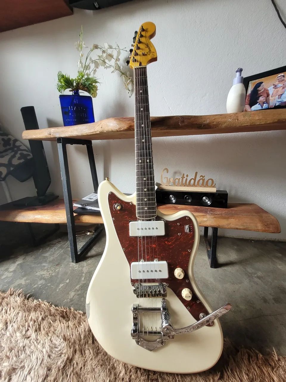 Vendendo uma guitarra top - Foto 4