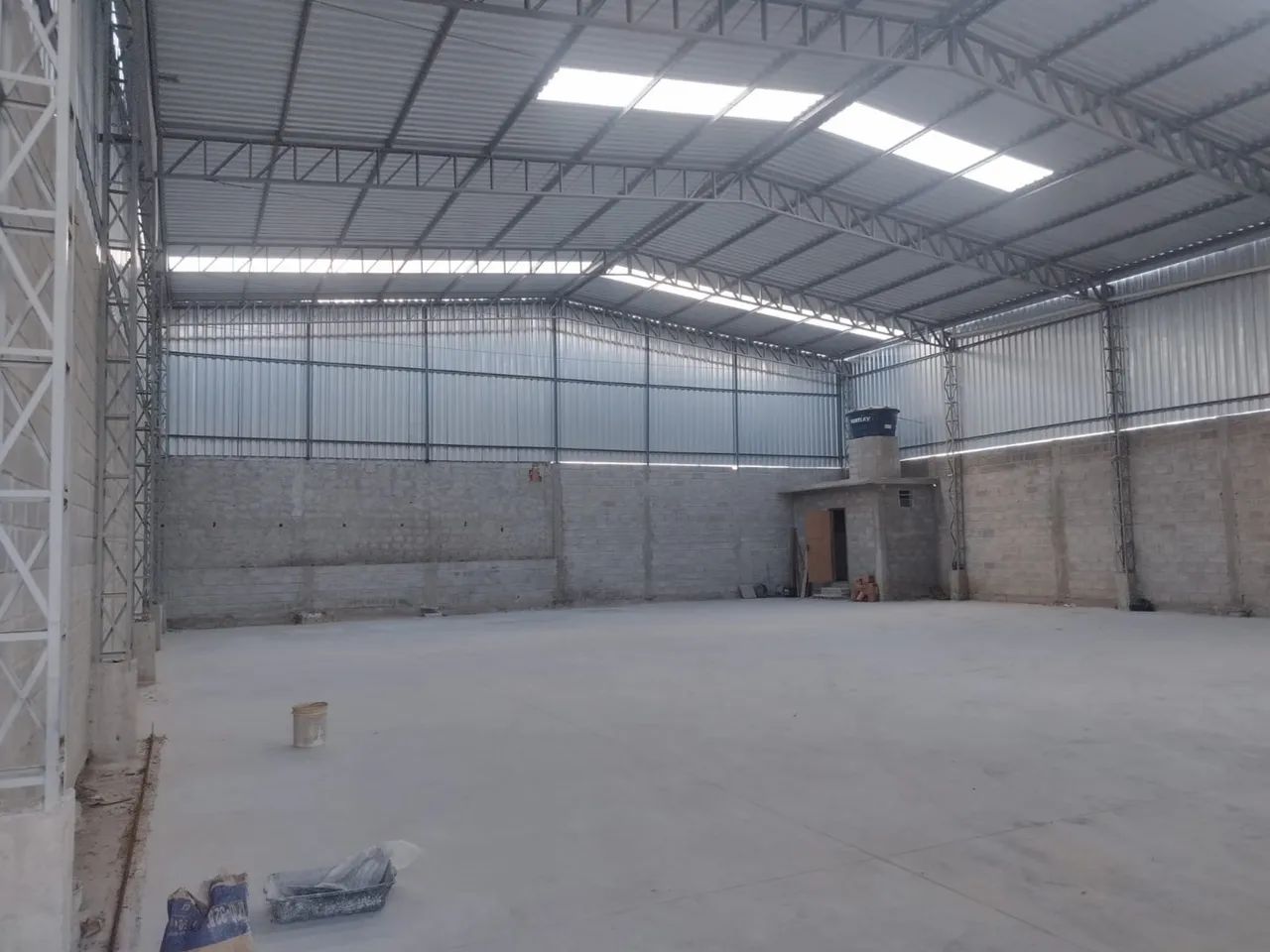 VENDO GALPÃO PERTO DA BR - Foto 4