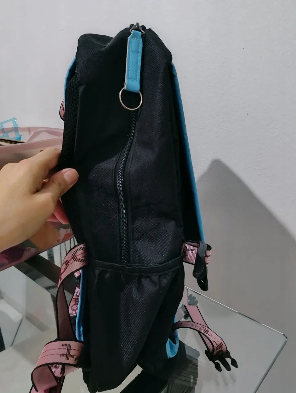 Mochila Escolar Stitch (Preta e Azul) - Usada - Foto 2