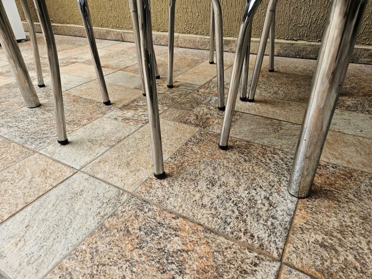 Mesa com 4 cadeiras, Entrego também!! - Foto 4
